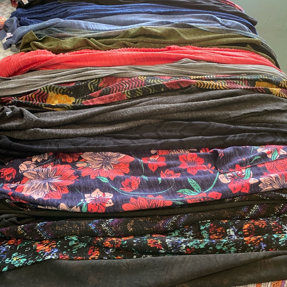 Lot/Bundle Medium Lularoe Sarah. 20 sweaters total